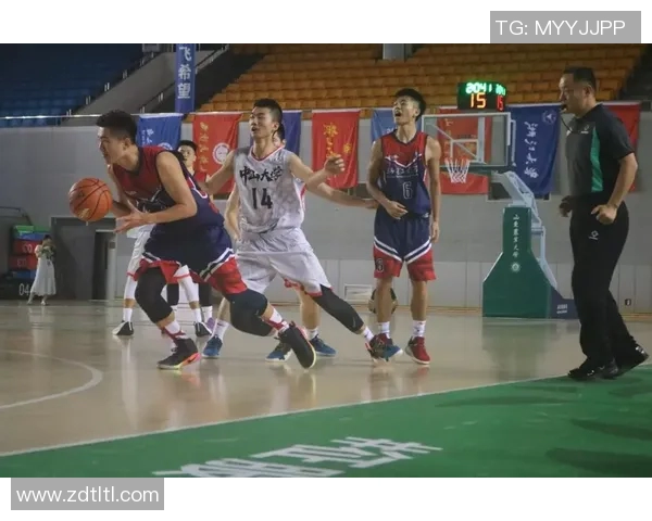 重庆篮球队拼搏历程与欧冠足球的激情碰撞特别报道 重庆篮球队拼搏历程与欧冠足球的激情碰撞特别报道